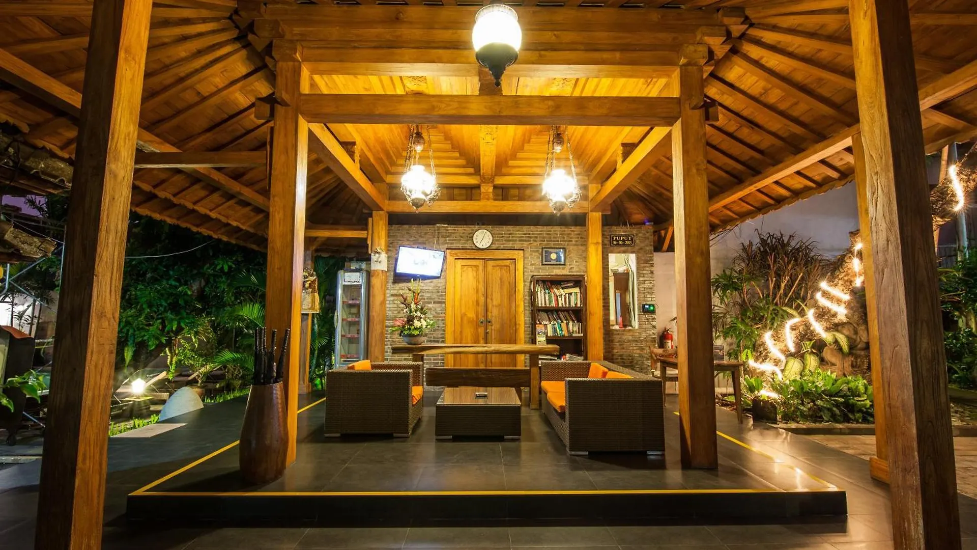 2-Bedroom Garden Legian Villa, 5Min Walk To Double Six Beach Seminyak  Seminyak (Bali)