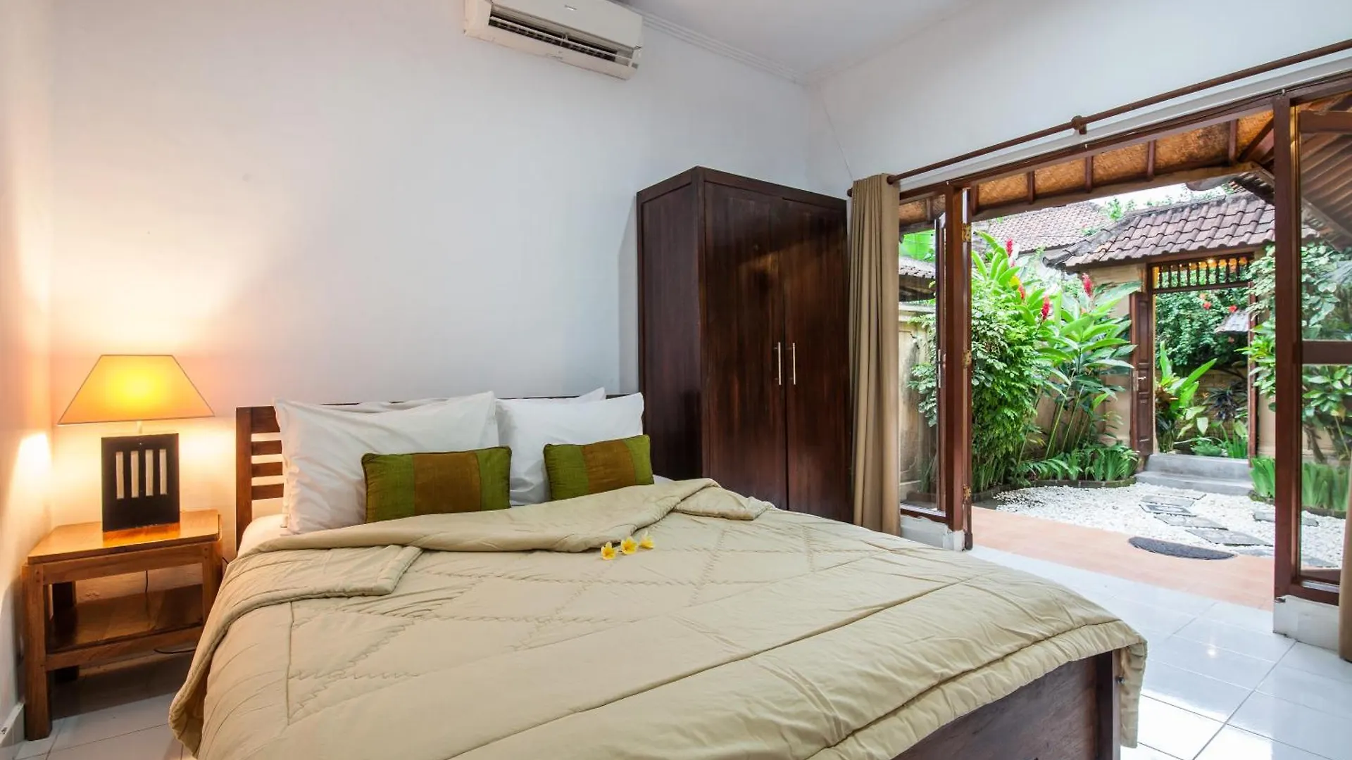 2-Bedroom Garden Legian Villa, 5Min Walk To Double Six Beach Seminyak  0*, Seminyak (Bali)